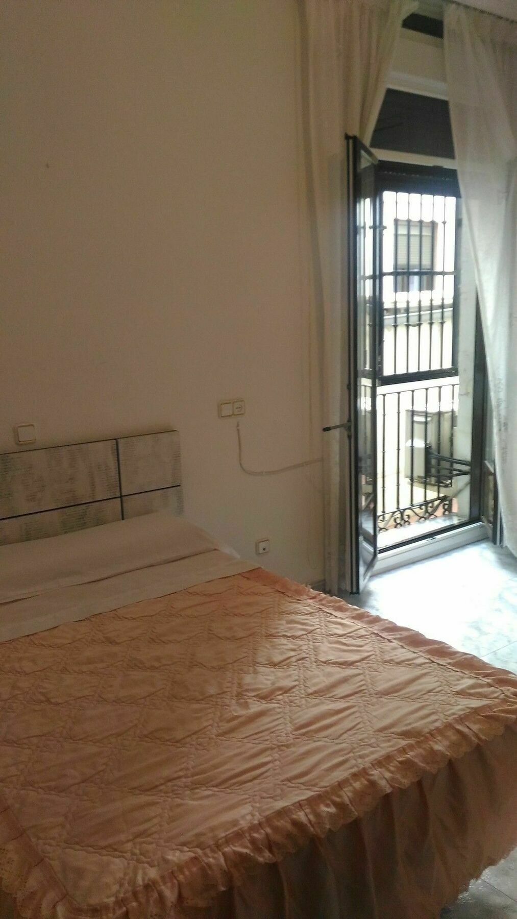 Hostal Palacios Fuencarral Madrid Exterior foto
