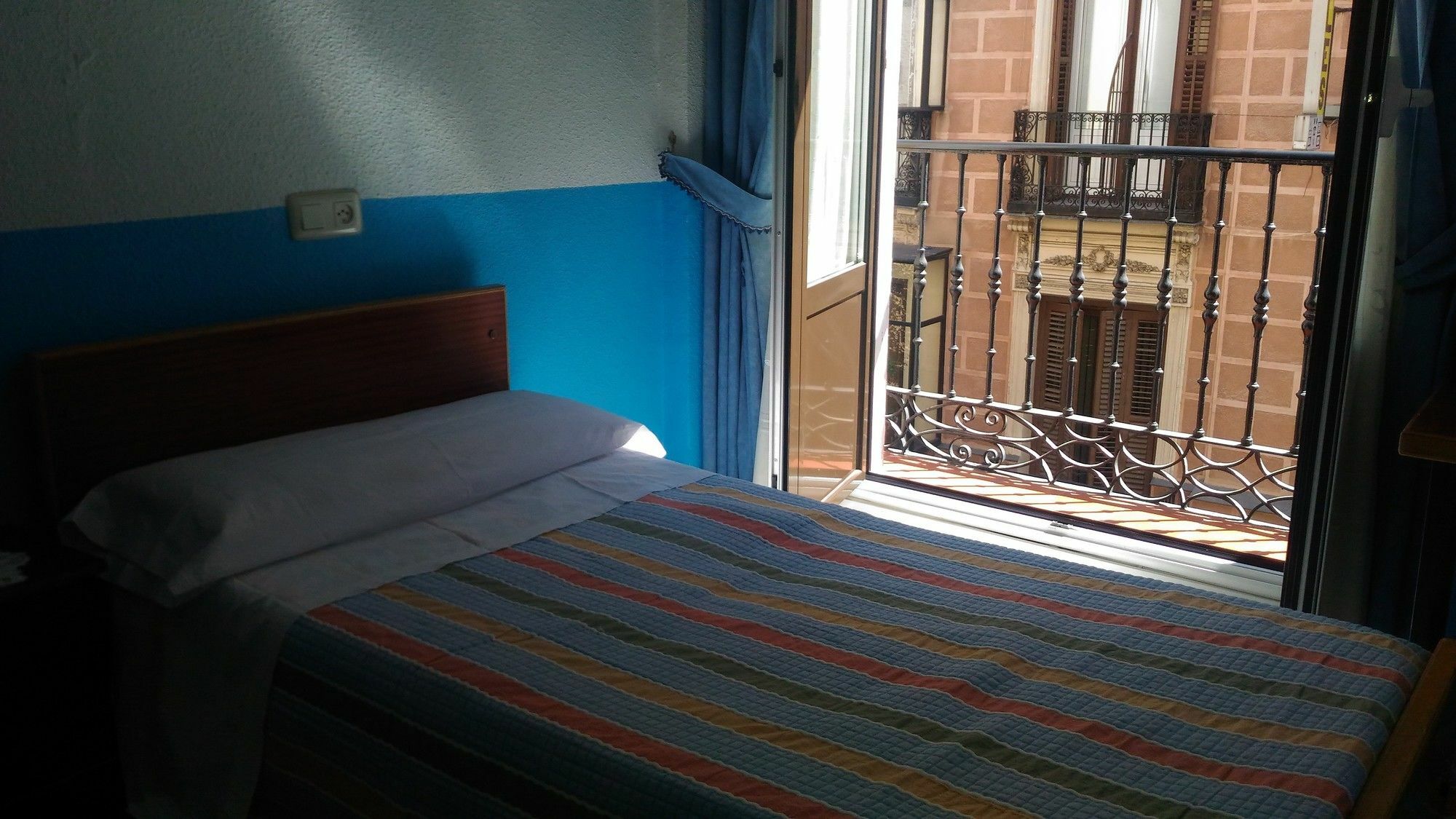 Hostal Palacios Fuencarral Madrid Exterior foto