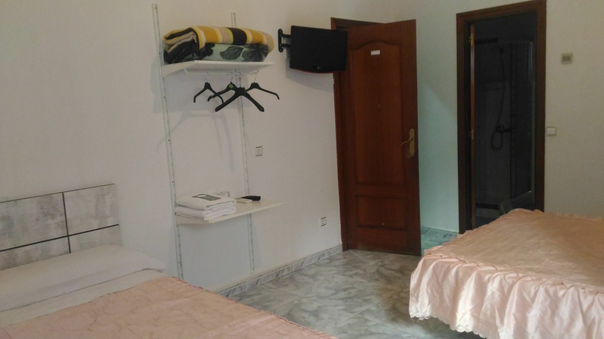 Hostal Palacios Fuencarral Madrid Exterior foto